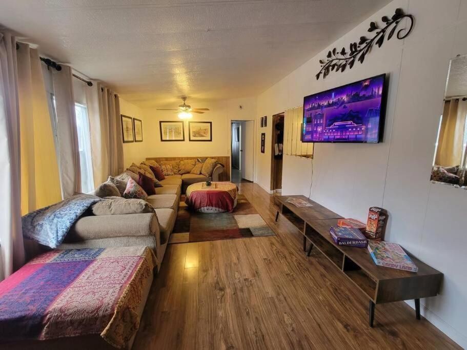 Campground At Sequoia Mountain Farms - Bring Your Own Tent Or Rv - No Bedrooms Or Beds Provided Miramonte 외부 사진
